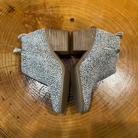 TOMS Women's Lea Cheetah Cut-Outs Zippered Casual Ankle Boots Women’s Si… - Picture 2 of 13